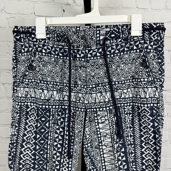 Ann Taylor LOFT size 4 Blue White Ikat Print Cotton Joggers With Pockets - Picture 2 of 8